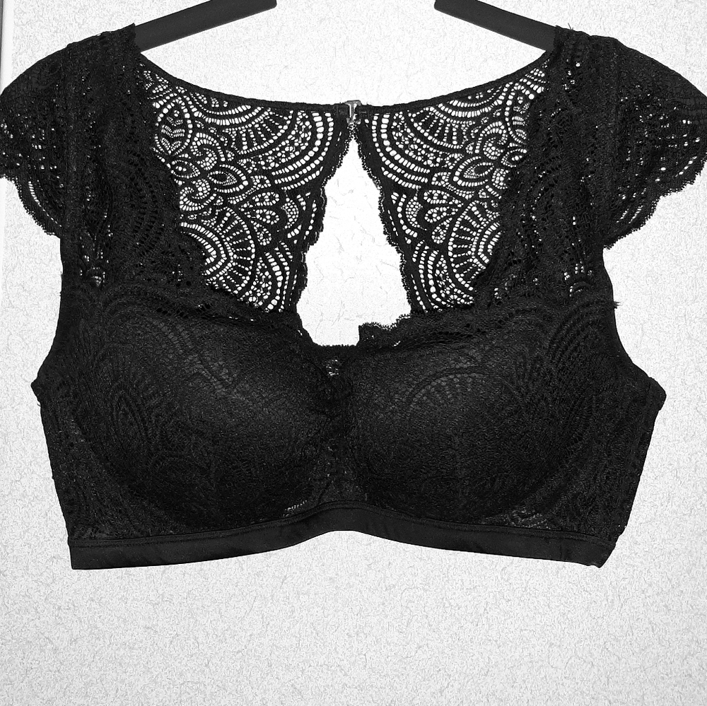 Ashley Graham lace bra EUC